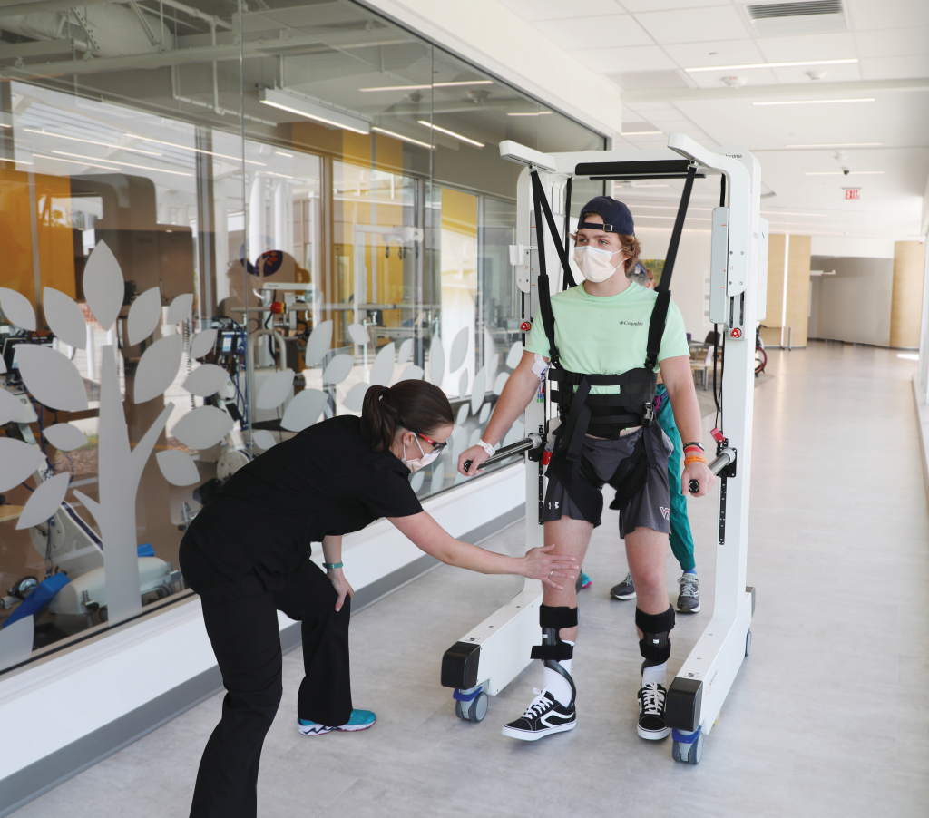 Patient with spinal cord injury utilizes Andago technology in physical therapy